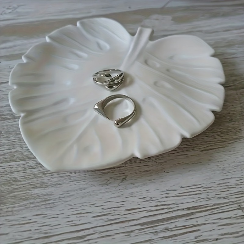 Art Craft With Leaves - A Top quality Leaf Shaped Design